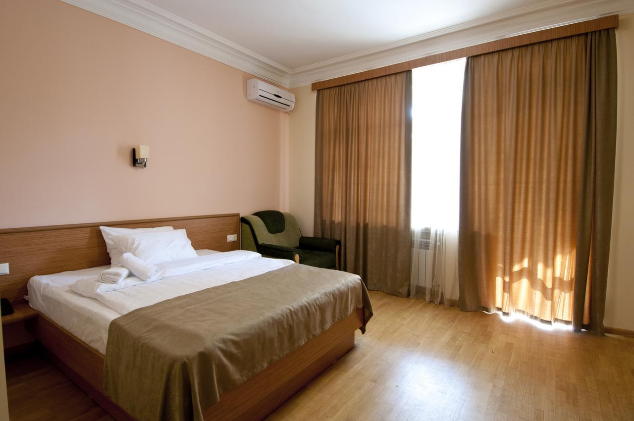 Albert House Hotel And Tours Jerevan Eksteriør billede
