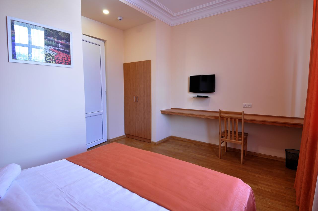 Albert House Hotel And Tours Jerevan Eksteriør billede